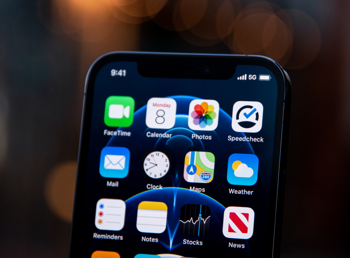 富阳苹果手机维修分享为什么 iPhone 12 在冬季会自动关机 