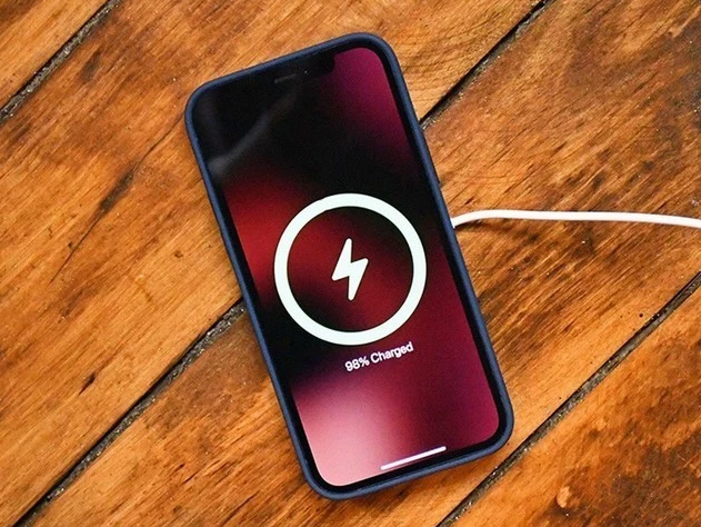 富阳苹果手机维修分享iPhone 12可以随便充电吗 